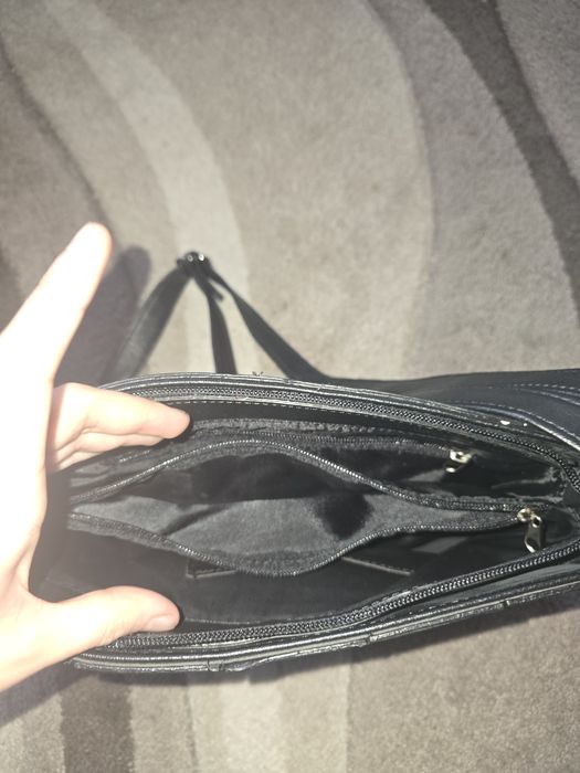 Дамска Черна чанта с дълга дръжка