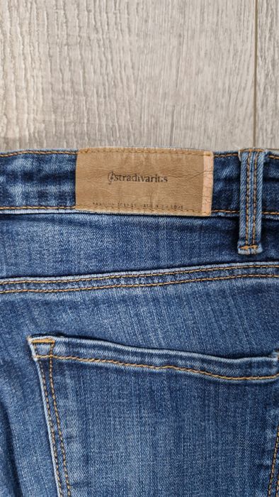 Blugi Stradivarius