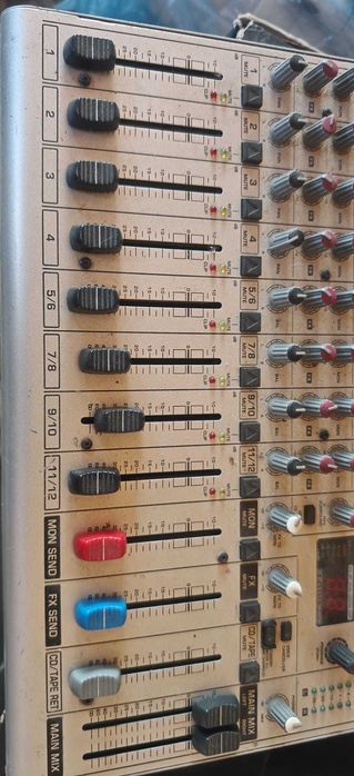 Mixer Audio Behringer UB1222FX-PRO – 12 canale, FX, EQ