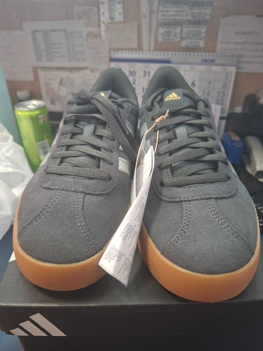 Продавам спортни обувки  Аdidas