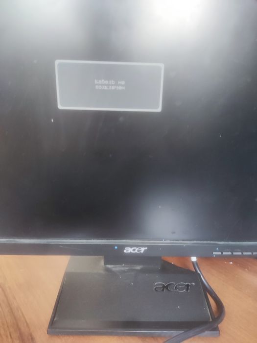 Монитор 17" Acer V173.