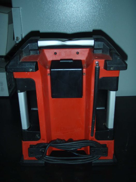 Radio bluetooth incarcare acumulator M18 Milwaukee M18 RC model 2022