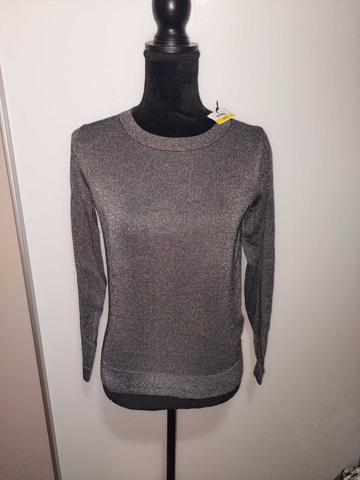 Bluză argintie strălucitoare, nouă, cu spatele gol