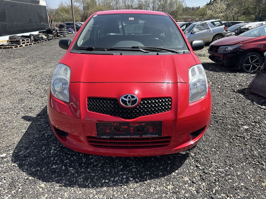 Toyota Yaris Тойота Ярис 1.0 vvti 69 кс На части!