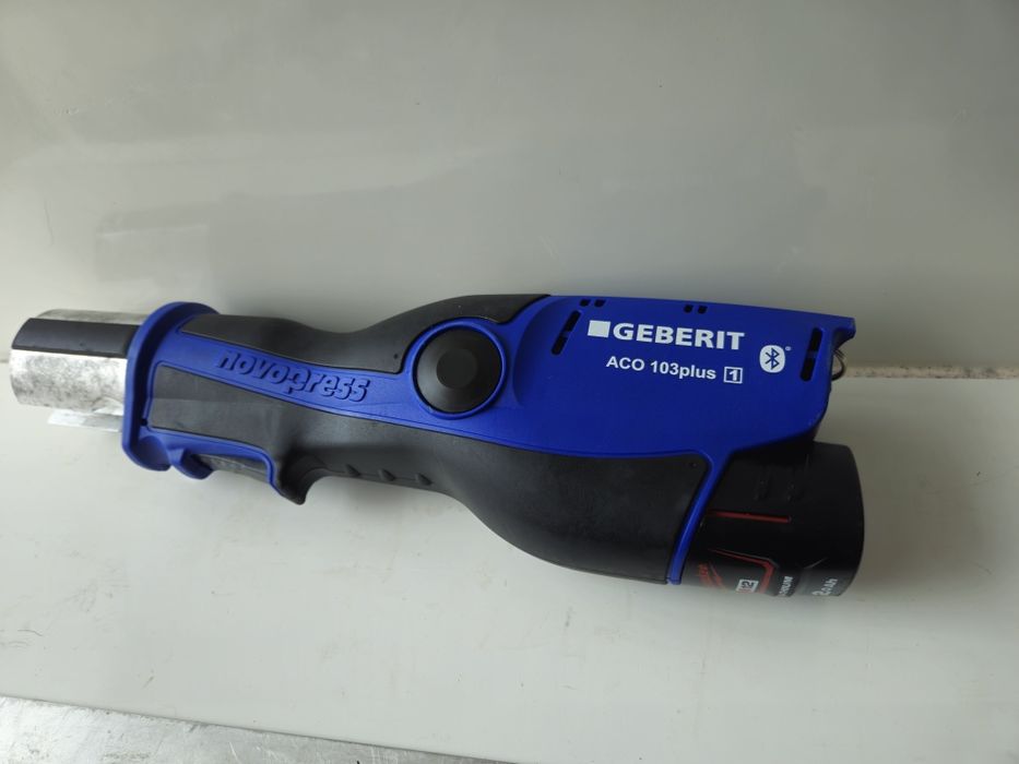 Presă sertizare NovoPress Geberit Aco 103 Plus BT stare ca nou