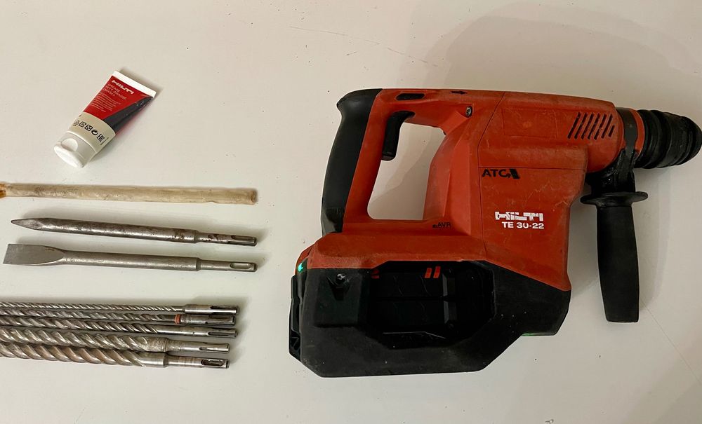 Hilti TE30 Nuron fabricație 2024 cu baterie de 8Ah