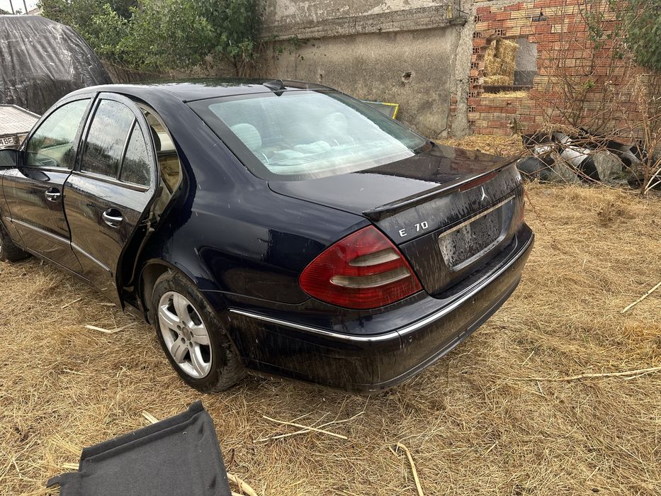 Mercedes E270 w211 на части