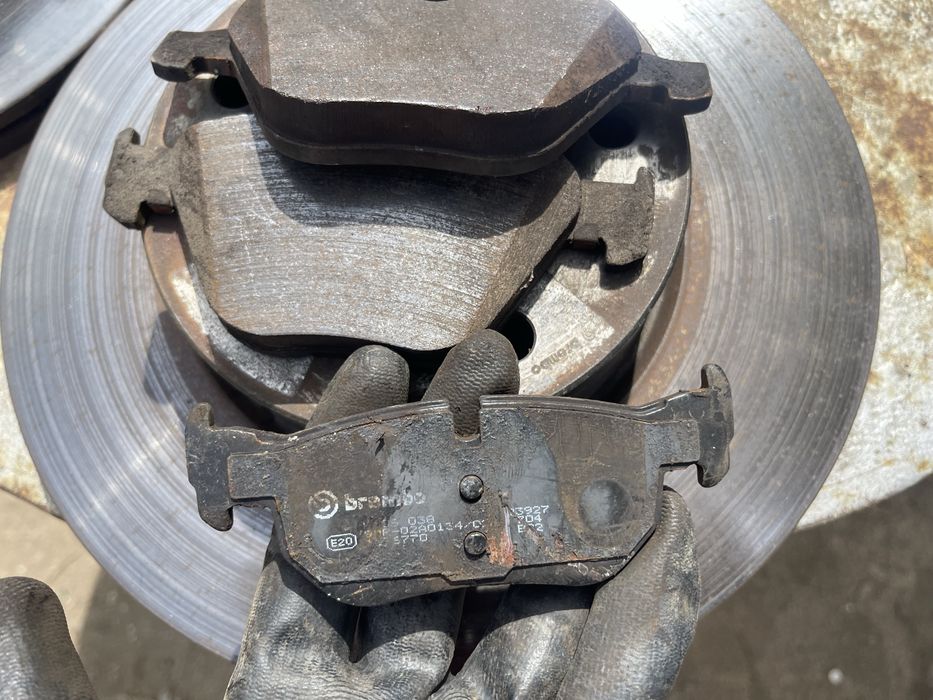 Vand discuri si placute brembo bmw e90