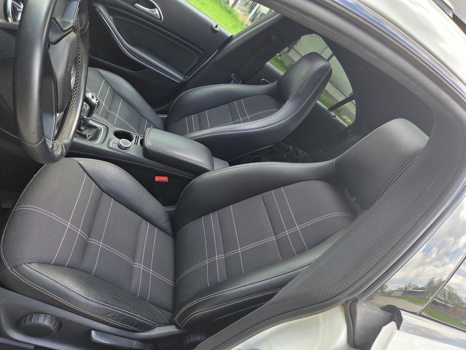 Mercedes CLA 180 impecabil