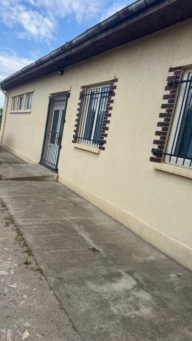 Casă cu pod mansardabil, 20 km de Delta Dunării