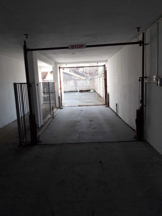 Дава се под наем Гараж / Паркомясто в Варна, м-т Атанас Тарла - 20 кв.м за 90 € - Снимка #2