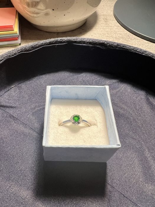 Inel de argint cu piatră verde