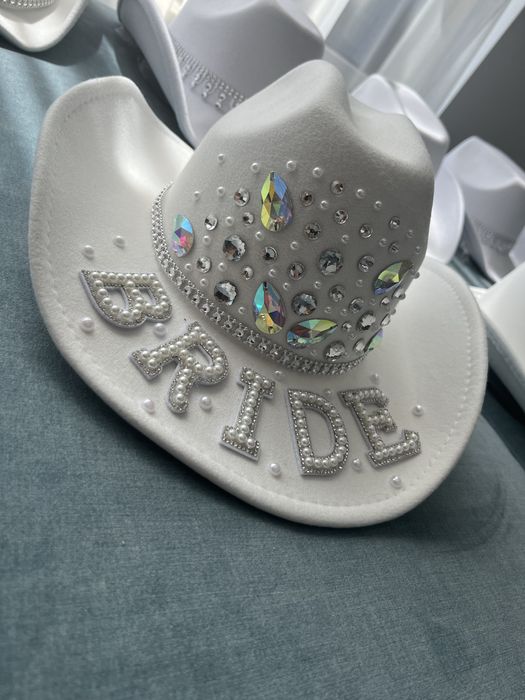 Моминско парти - шапка