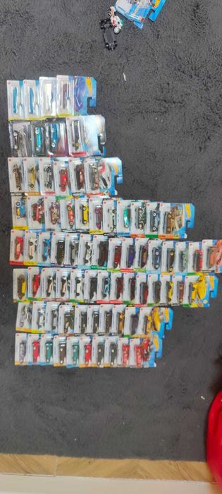 machete Hot Wheels, mașinuțe la scară 1:64