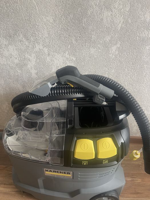 Моющий пылесос Karcher