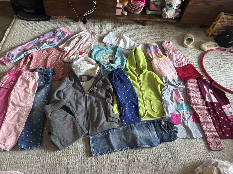 Большой пакет одежды на девочку 3-5л+сапожки почти новые 27р