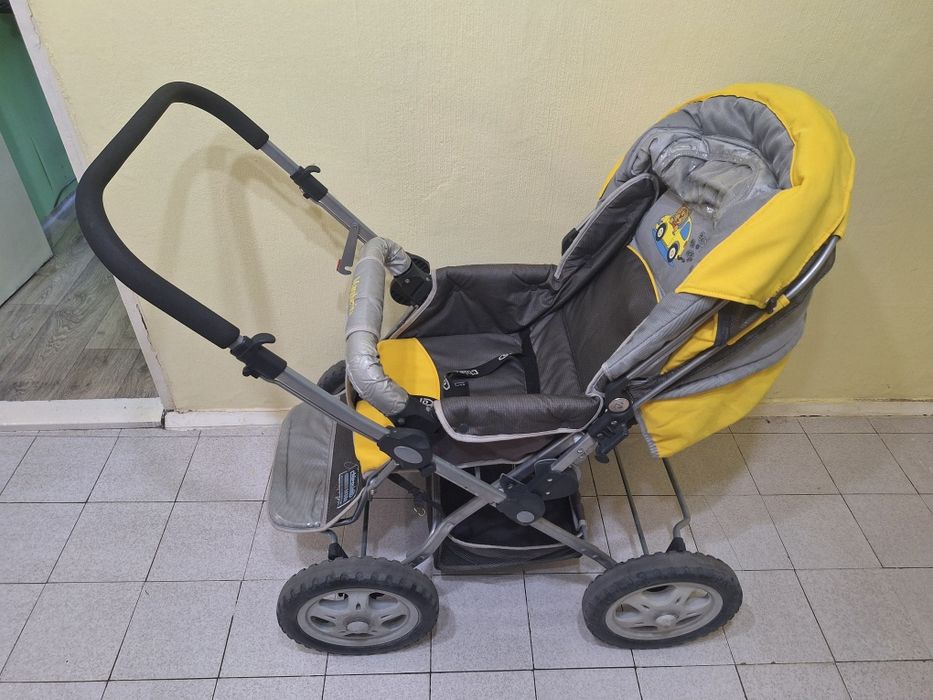 Продавам бебешка количка "Чиполино"