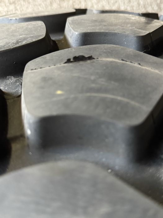 1 бр. Гума 395/85/20