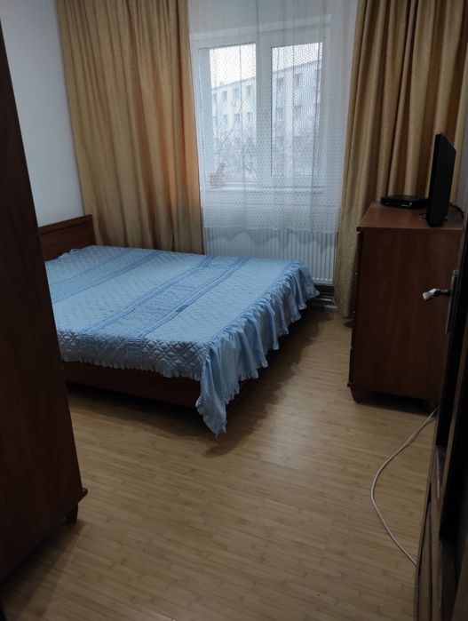 Inchiriez apartament, 2 camere, decomandat, zona Steaua