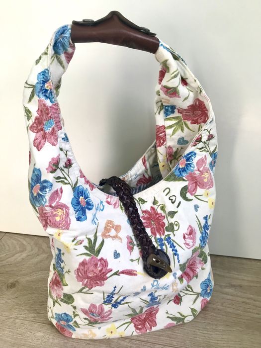 Чанта от плат и флорален десен