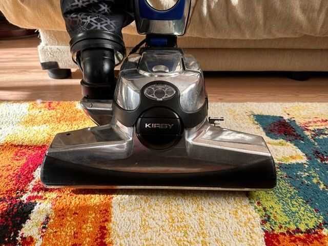 Vând aspirator Kirby Avalir 2