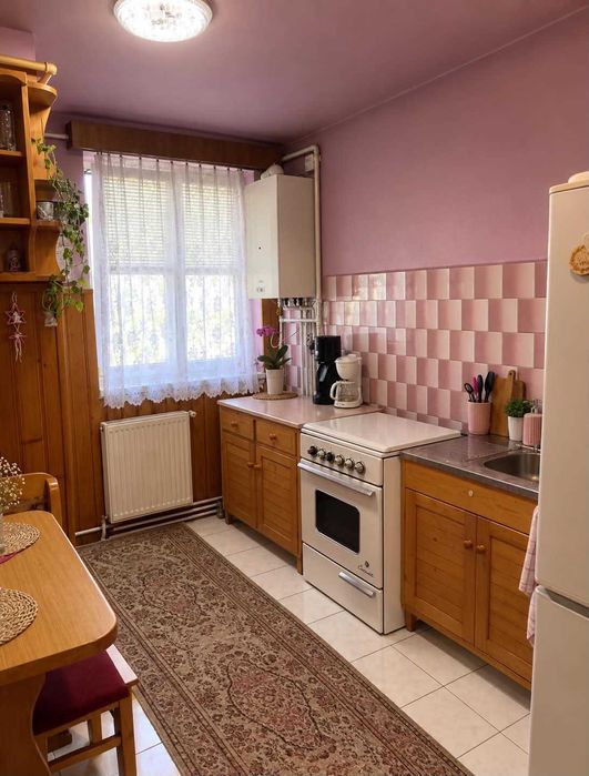 Proprietar vând apartament 2 camere Gherla, 52 mp, etaj 3, centrală, mobilat