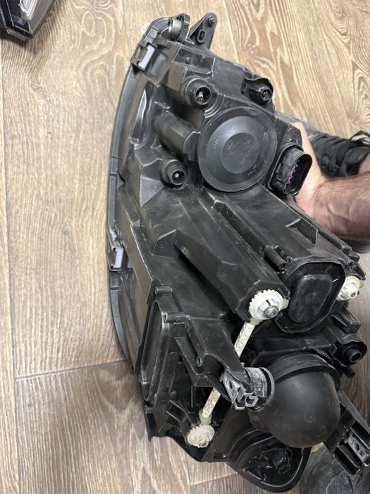 Vw golf 7 ляв и десен фар фарове