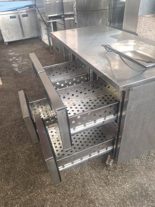 Хладилна маса FOSTER  чекмеджета