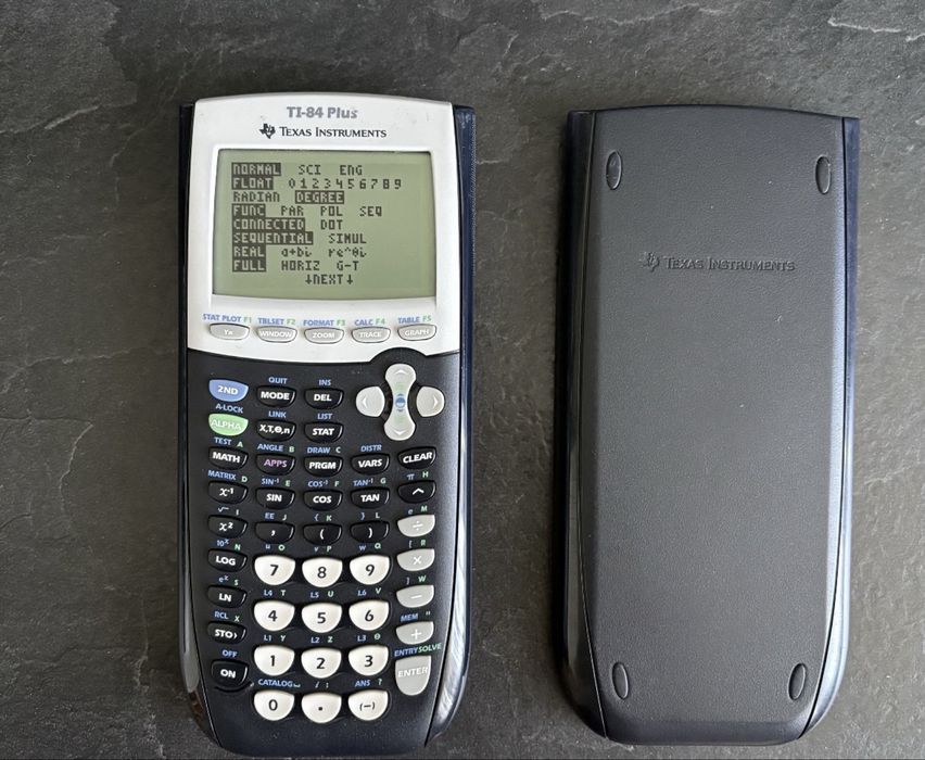 Графичен калкулатор CASIO FX 9860 G SD и TEXAS INSTRIMENTS TI84
