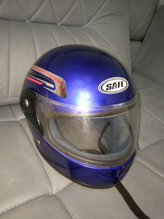 Наколенники, шлем .