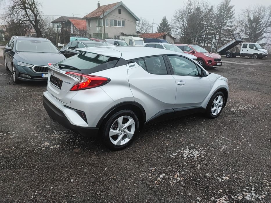 Toyota CH-R  1.8 Hybrid