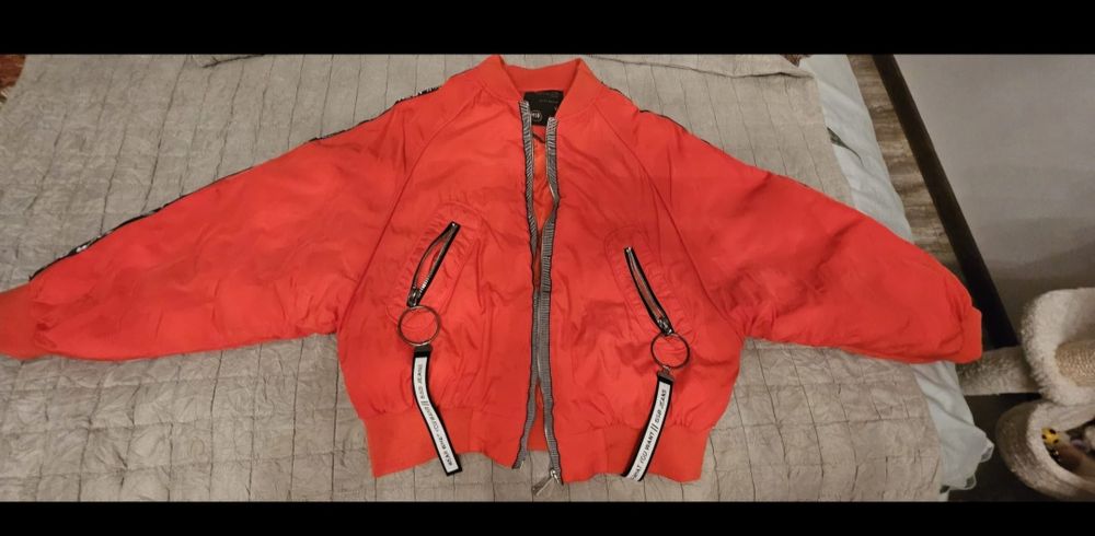 Geaca iarnă groasa si elegantă.