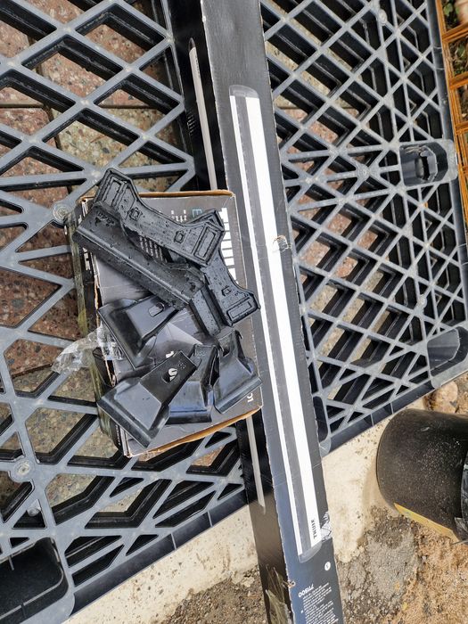 Продам рейлинги  опрры автобагажник  THULE