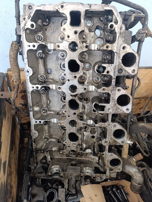 Vând chiuloasa Mitsubishi L200: land rover 3.0 v6 stânga: gama vag 3.0