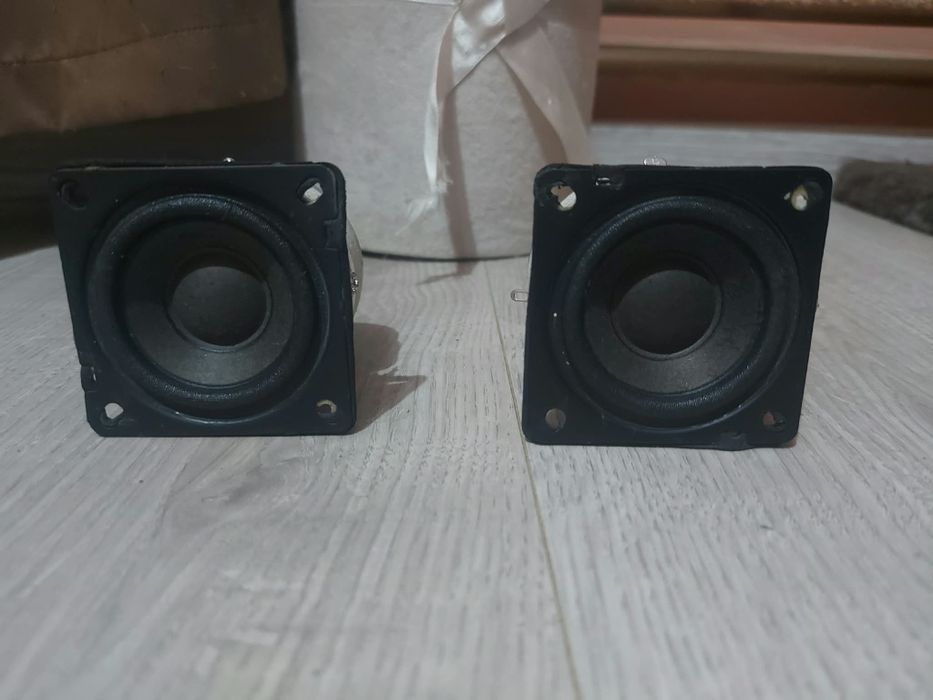Difuzoare Bose 5P145A / G746CF. (Mid-High / Full-range).
Impedanță: 4 Ohmi