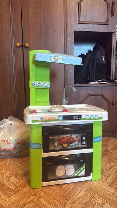 Кухонный уголок игрушка
