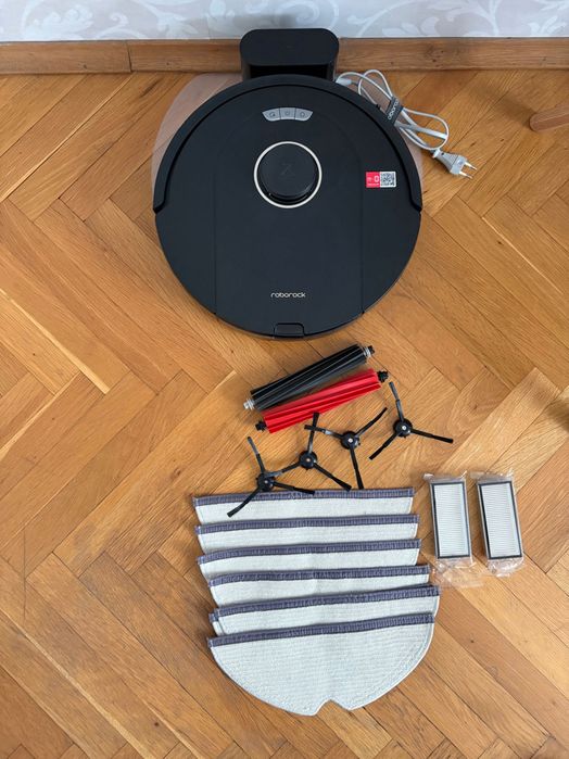 Робот Roborock Q5 Pro много запазен в кутия + подарък консумативи