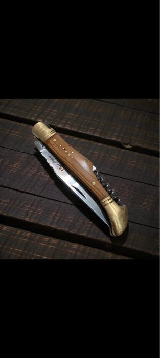 Briceag „Laguiole” produs in atelierul  "Roger Orfèvre" (Franța)