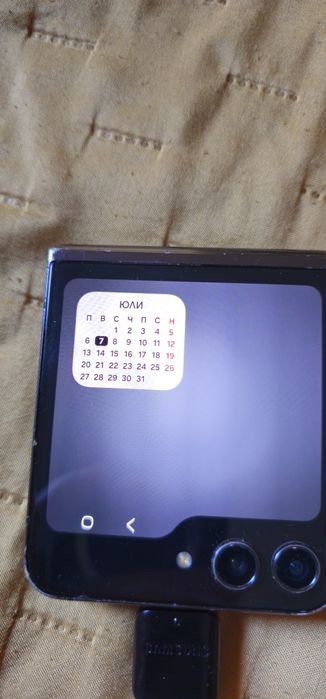 Galaxy Z flip 5 за части