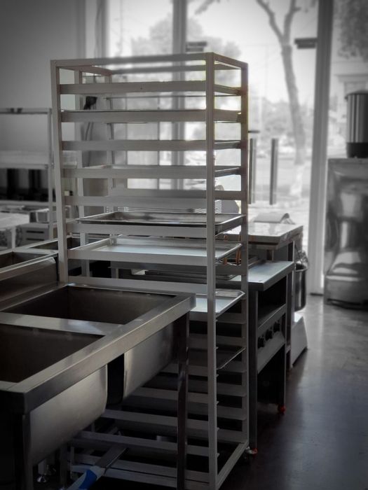 Стеллаж для подносов stellaj podnos