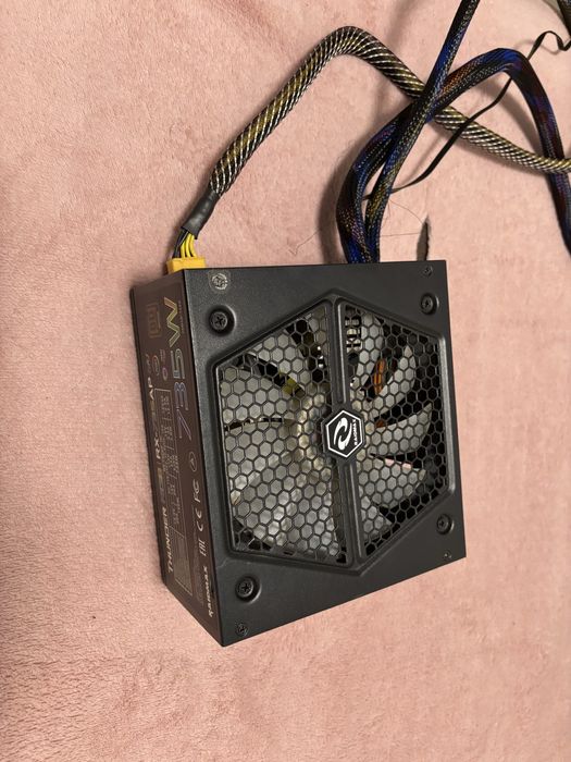 Захранване Thunder RX-735 W