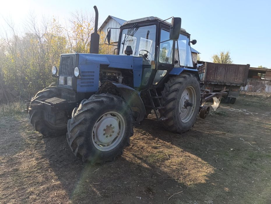 Трактор МТЗ 1221