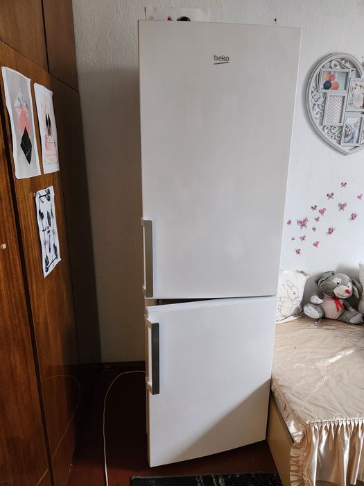 Хладилник с фризер 3 чекмеджета BEKO