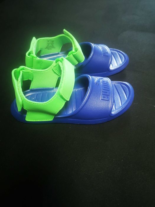 детски сандали нови