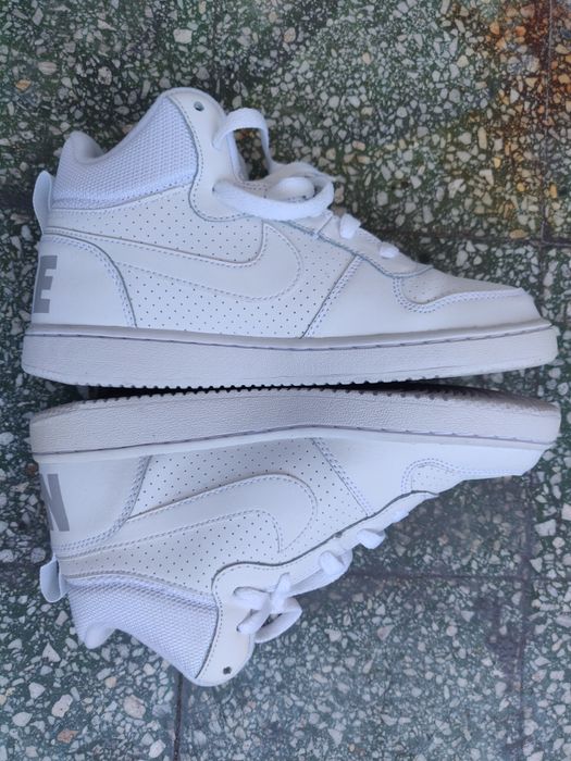 Бели кожени кецове Nike 37.5