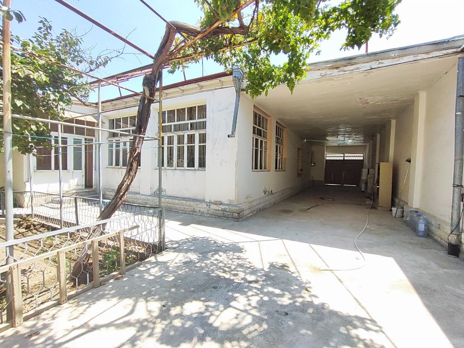 Uy sotiladi 6 sotok shahar urtasida Продается дом 6 соток в центре гор