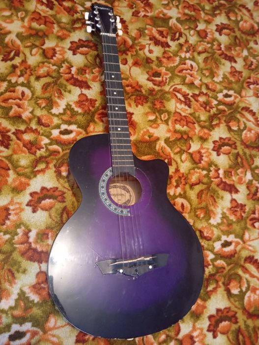 Гитара сатылады гитара продам бағасы 18000
