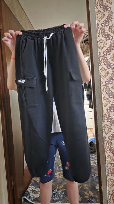 Футболки и штаны на девочку 10-12 лет