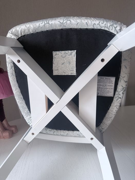 Продам стол и стулья