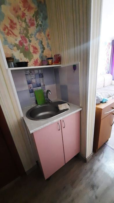Продаётся 1 квартира в малосемейке